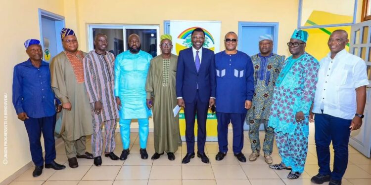 Politique : Joseph Djogbénou reçoit une délégation de la Fcbe conduite par Yaya Garba