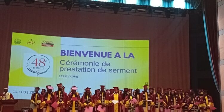 Faculté des sciences de la santé : 98 diplômés reçoivent leurs parchemins