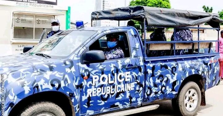 Tchaourou : La Police arrête un passeur avec 23 adolescents en route vers le Burkina Faso