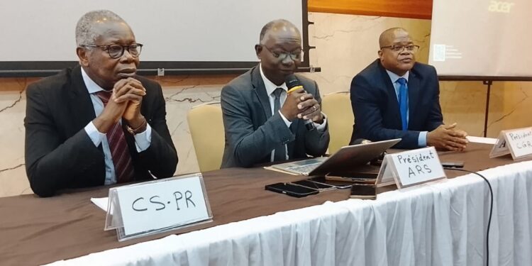 Pédiatrie au Bénin : 18 référentiels validés pour l’assurance maladie