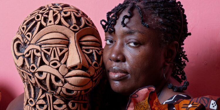 1ère édition des Aida Awards à Cotonou : Les artistes Nathalie Djakou Kassi et David Adeogun mettent en lumière leurs œuvres