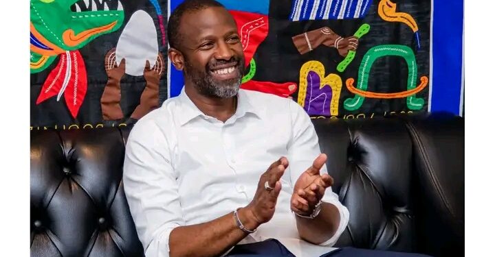 Sacre de Saara à « The Voice Afrique francophone » : le ministre Yassine Latoundji félicite Saara Houansou