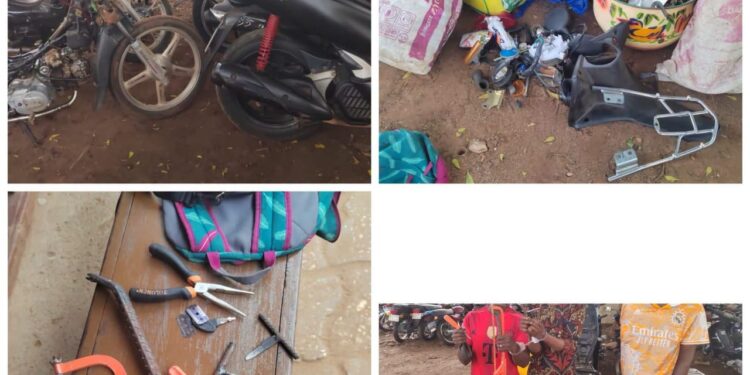 Abomey-Calavi : trois suspects interpellés avec cinq motos