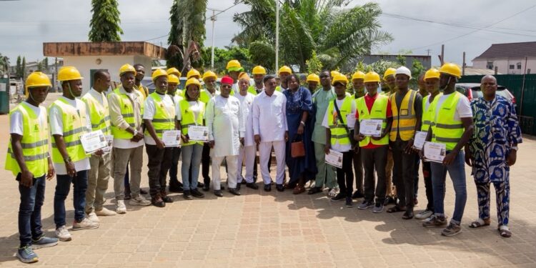 Formation en conduite et en manutention de chariot élévateur : Hyppolite Hazoumè appuie une initiative de la mairie des jeunes de Sèmè-Podji