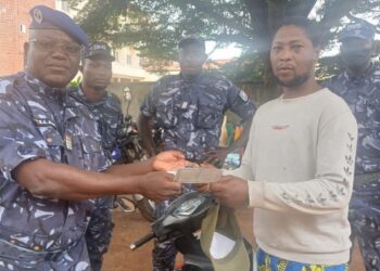 Abomey-Calavi : la Police récupère une moto volée et la restitue à son propriétaire