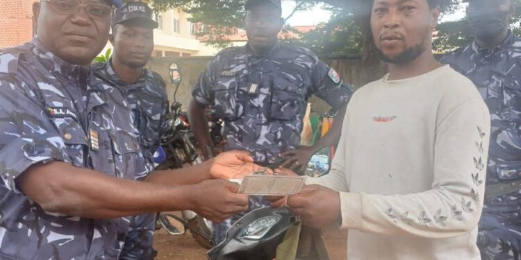 Abomey-Calavi : la Police récupère une moto volée et la restitue à son propriétaire