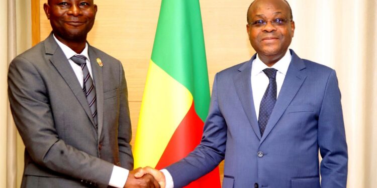 Audience à la Cour constitutionnelle : Dorothé Sossa échange avec le Dg du Cafrad
