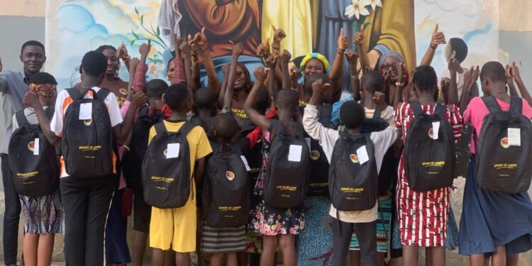 Rentrée scolaire 2026-2027 : Les enfants de l’orphelinat Sainte-Famille de Djadjo dotés de kits scolaires