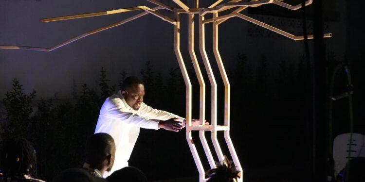 Représentation de la pièce « Et si ? » à l’espace culturel Le Centre : Quand le théâtre interroge les dérives du monde