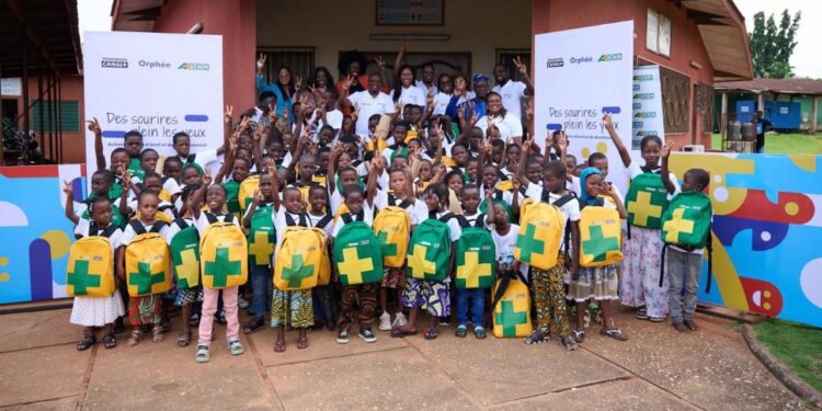 Opération Orphée : A+ Bénin et la fondation Canal+ offrent 100 kits scolaires au Sos d’Abomey-Calavi