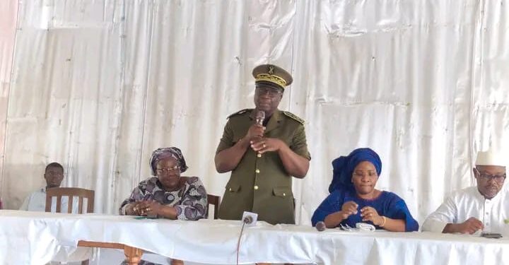 Prévention contre le virus Ebola : Le préfet Gilbert Déou intensifie la sensibilisation à Cotonou