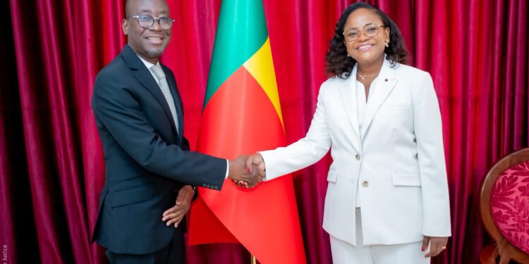 Coopération judiciaire : Dandi Gnamou reçoit le nouvel ambassadeur du Bénin en France