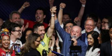 Brésil : Lula réélu de justesse, Flavio Bolsonaro conteste les résultats