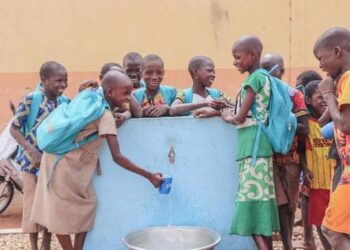 L&rsquo;eau potable au service de l&rsquo;éducation et de la santé : Sobie et Omilayé lancent le programme « Un établissement, un robinet »