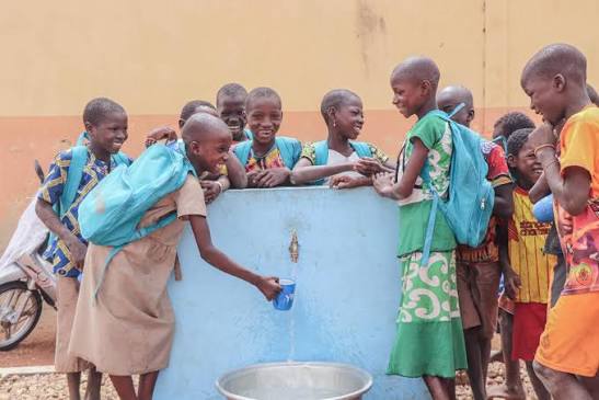 L’eau potable au service de l’éducation et de la santé : Sobie et Omilayé lancent le programme « Un établissement, un robinet »